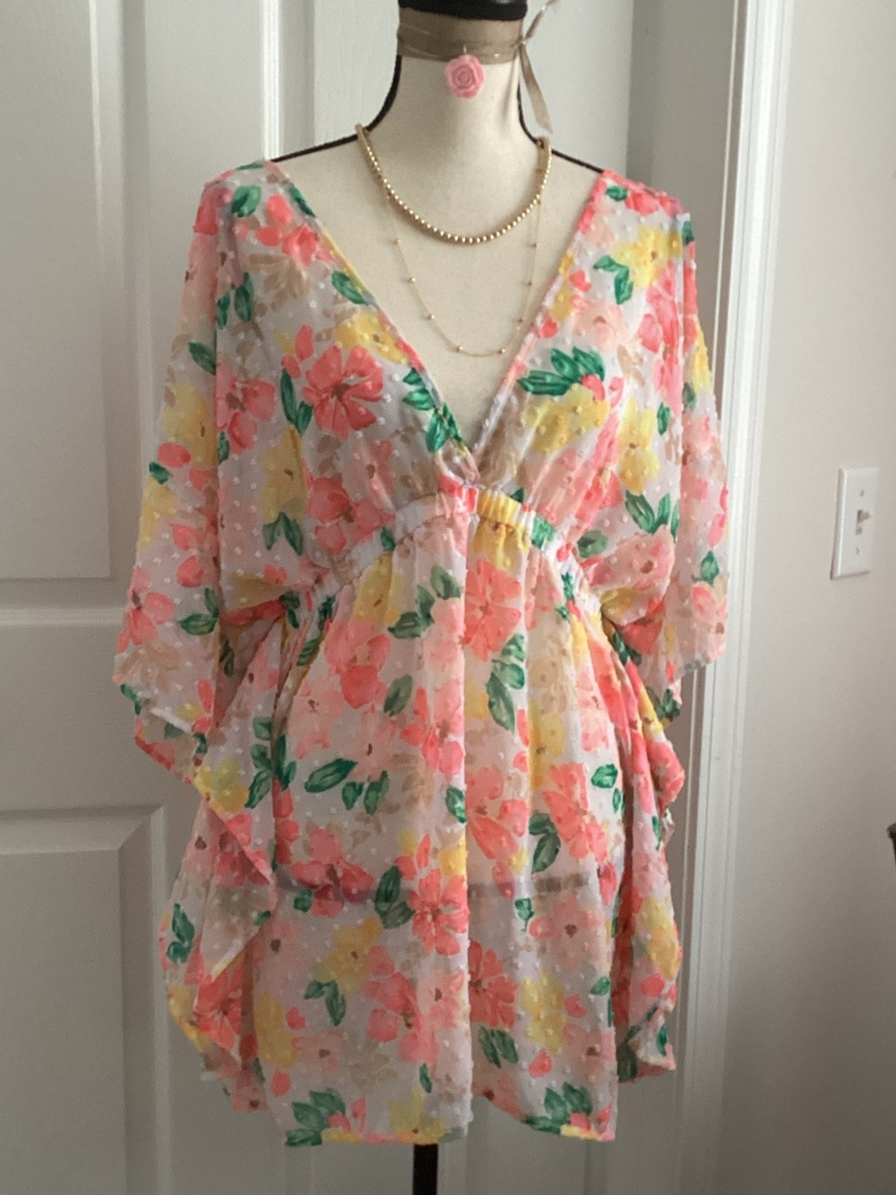 gorgeous floral tunic top euc